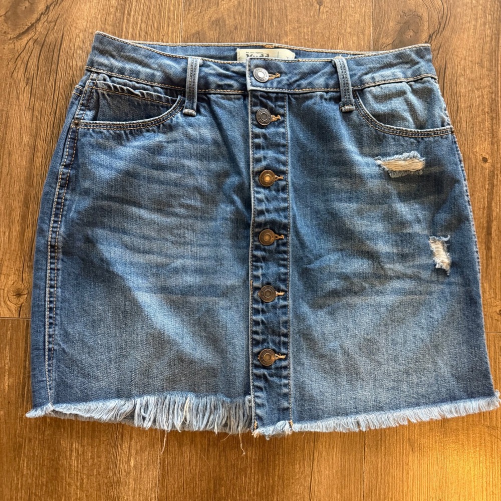 Mudd Denim Mini Skirt Blue Button Front Distressed Raw Hem‎ Boho Juniors Size 7